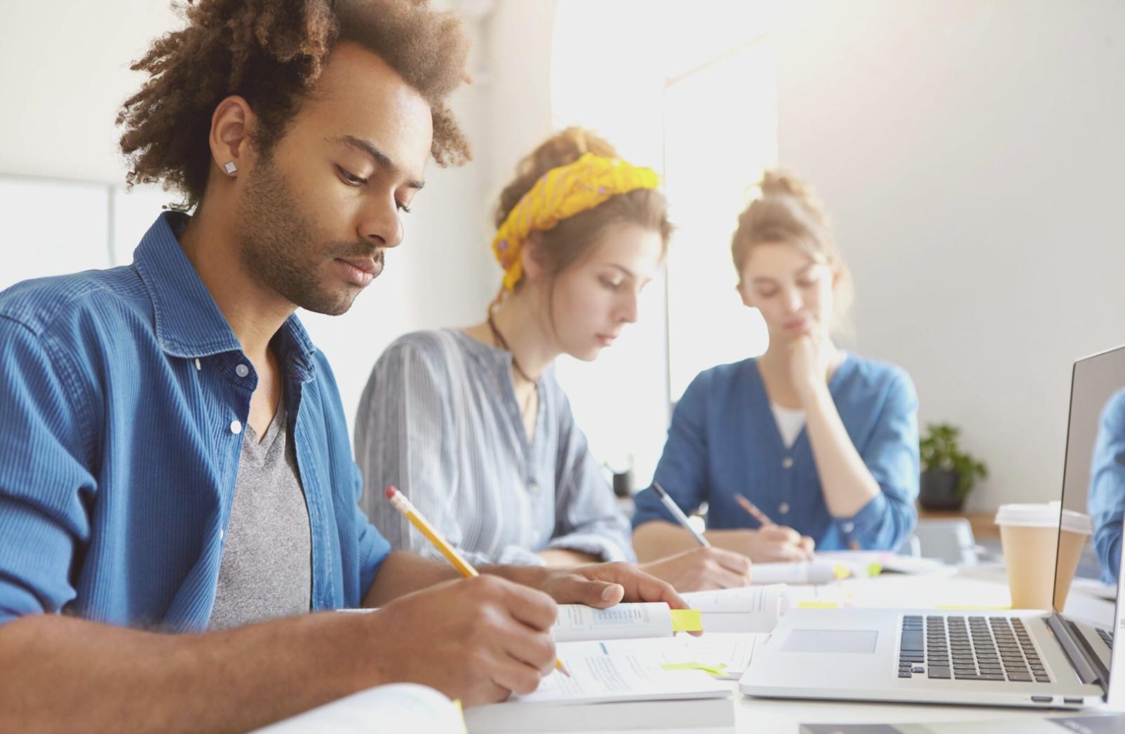 Moderne Finanzplanung und Budgetierung in unserem Büro